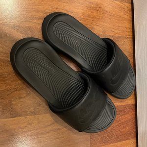 Nike Women's Victori One Slides US 7